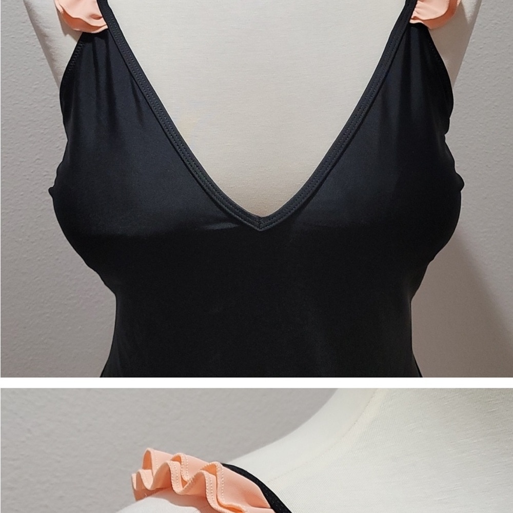 CUPSHE ONE PIECE SWIMSUIT BLACK RUFFLE PLUNGING NECK SUMMER BATHING SUIT SIZE 2X - Picture 3 of 7